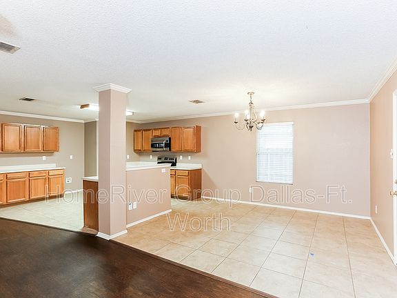 5th image of 2923 Marco Dr