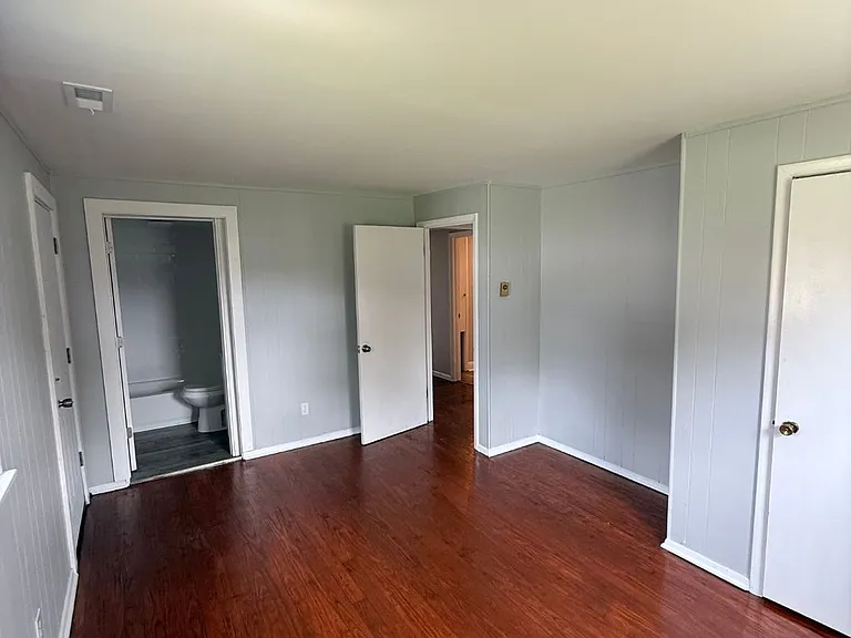 235 Harmon Ave — Photo 4