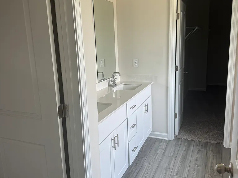 14 Warwick Ct — Photo 6