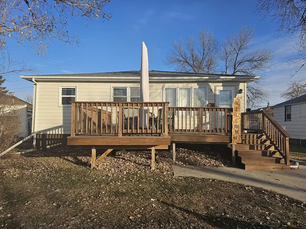 218 N 3rd St, Aberdeen, SD 57401