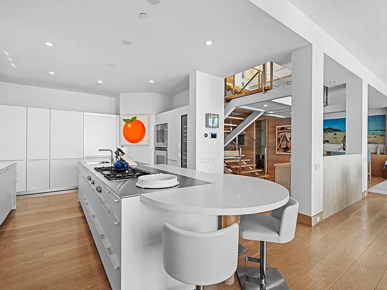 24380 Malibu Rd — Photo 15