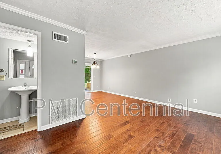 281 Flagstone Way — Photo 5
