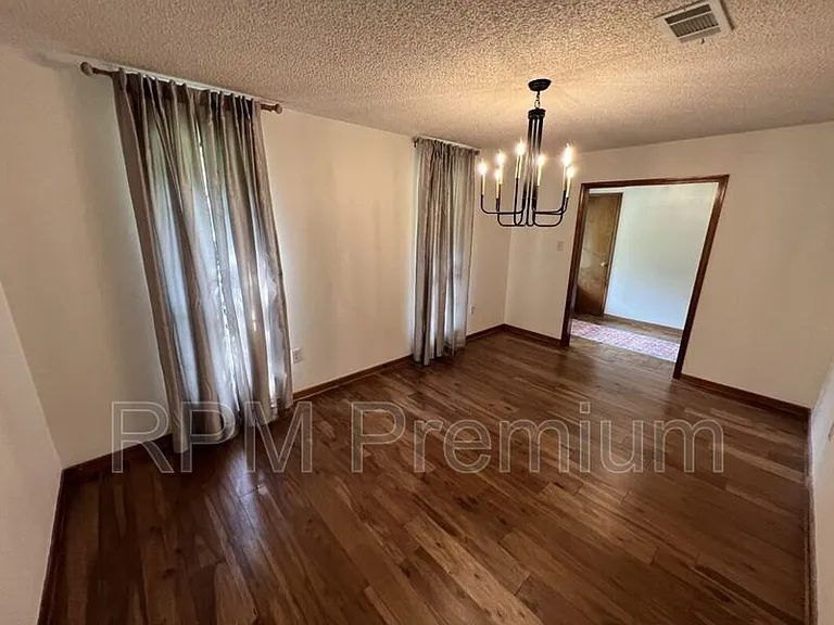13936 Cayuga Dr — Photo 20