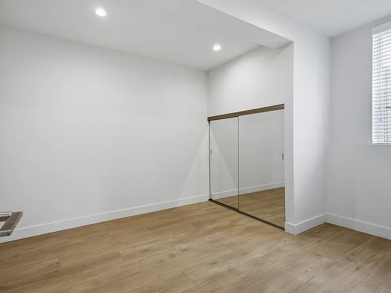 1038 N Bonnie Brae St #1042 — Photo 8