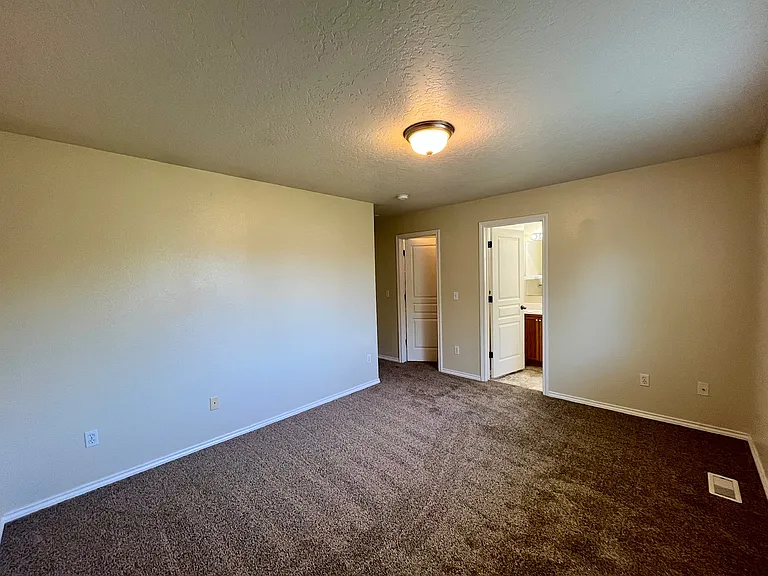 16426 N Asbury Dr — Photo 24