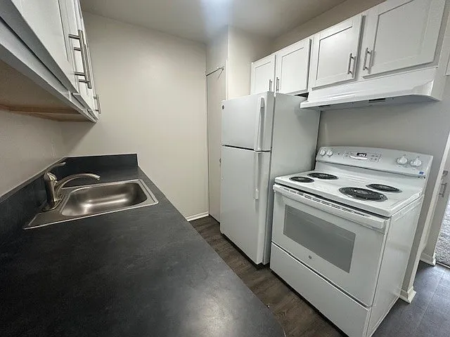 Wellington Place Apartments — Photo 10