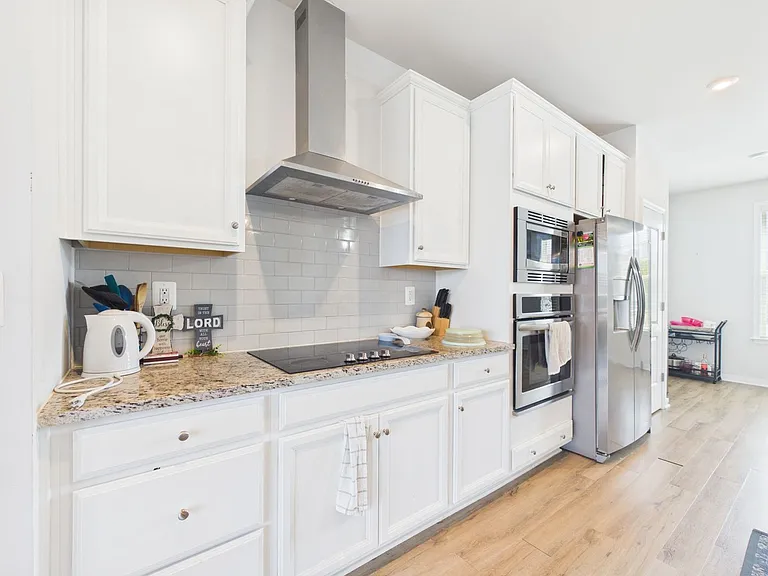 1405 Kerr Dr — Photo 11