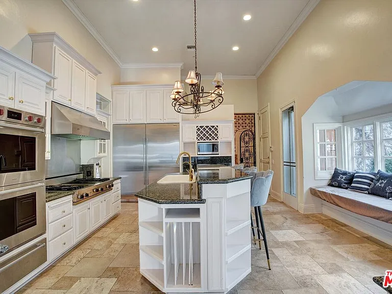 5805 Foxview Dr — Photo 15