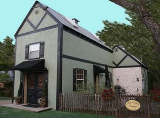 207 N Edison St, Fredericksburg, TX 78624