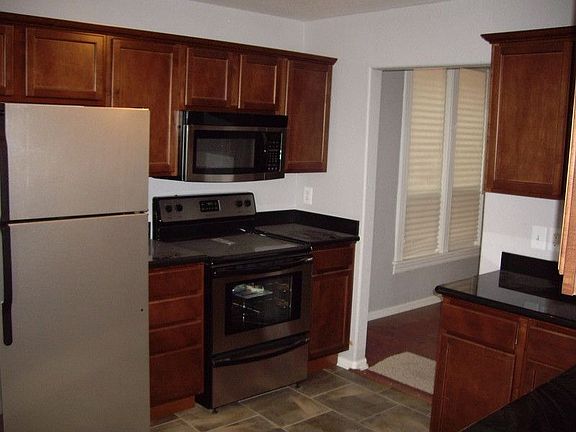 2nd image of 260 N Lincoln St