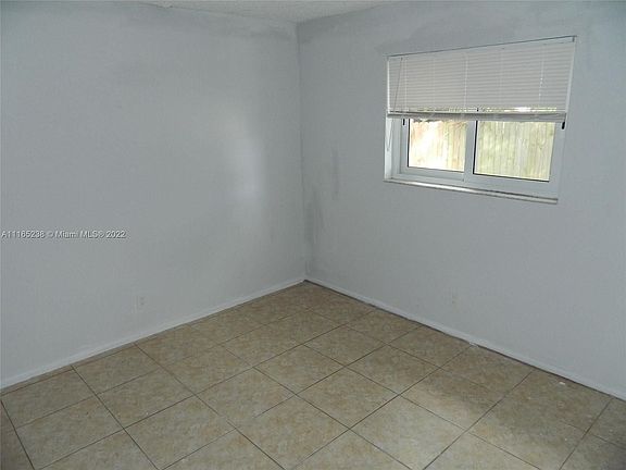 4th image of 1255 NW 27th Ave #2