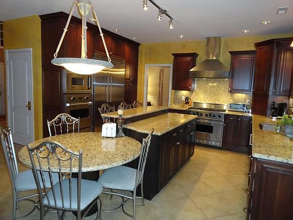 Gourmet Kitchen