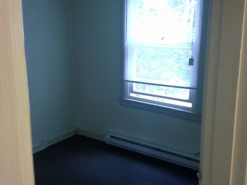 2nd image of 3418 Parkwood Ave
