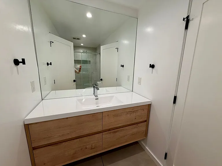 2821 Colorado Ave — Photo 16