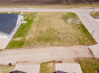 2323 8th Ave NW, East Grand Forks, MN 56721