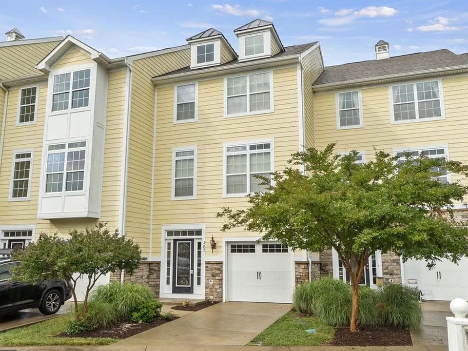 205 Monroe Point Dr