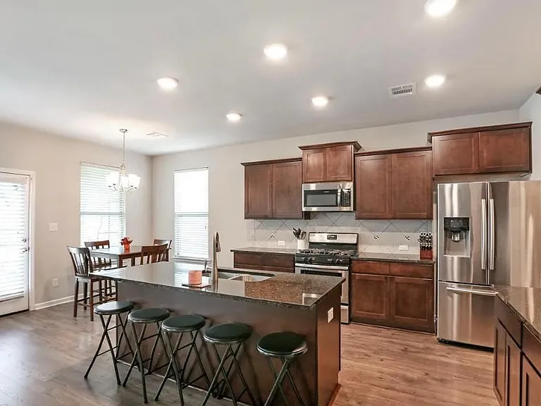 39394 Legacy Lake Dr — Photo 2