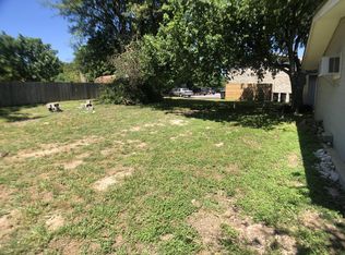 1243 N Lbj Dr #B, San Marcos, TX 78666