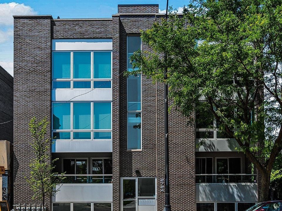 1st image of 2724 W Armitage Ave #1W