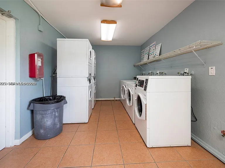 405 S Pine Island Rd #406D — Photo 8