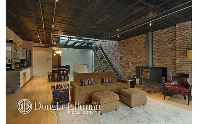 Rented by Douglas Elliman | media 16