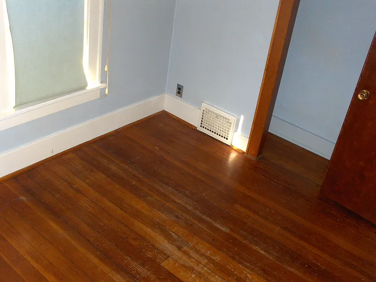 927 Forest Ave — Photo 6