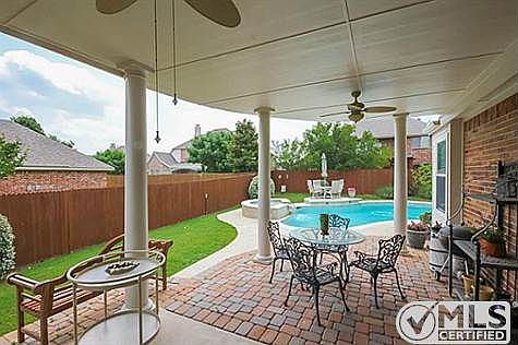 3rd image of 332 Shady Oaks Dr