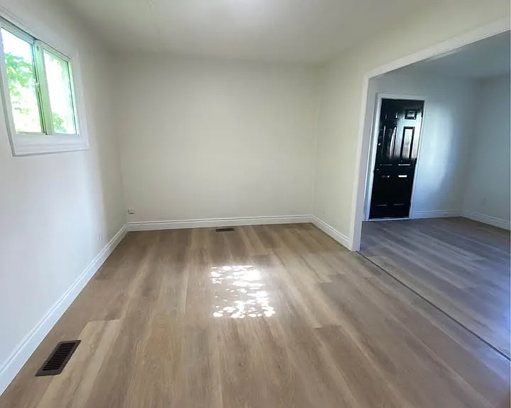 165 College Ave N #3 — Photo 4