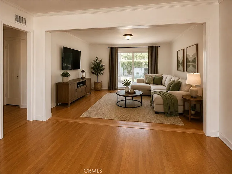 14722 Addison St — Photo 6