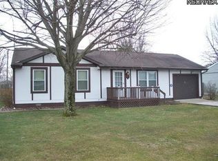 3172 Sharon Dr SE, New Philadelphia, OH 44663