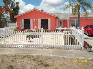 965 Winsome Rd, North Fort Myers, FL 33903