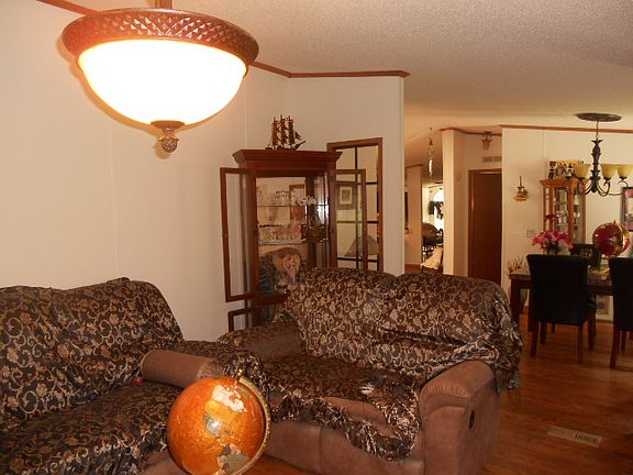 2nd image of 111 Satawen Rd