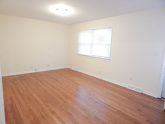 5th image of 418 W Navaho Ave