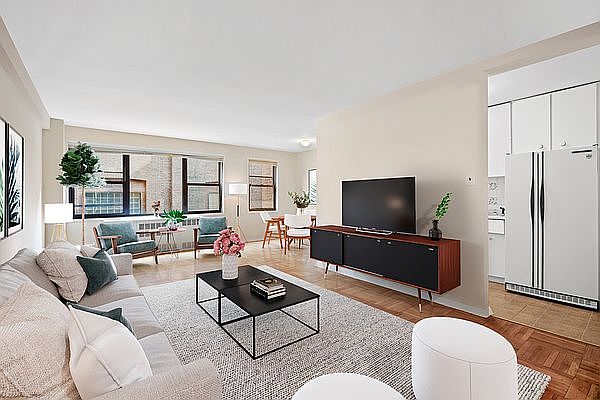 1st image of 347 E 53rd St APT 1C