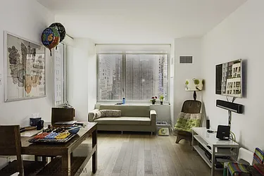 Rented by Nest Seekers International