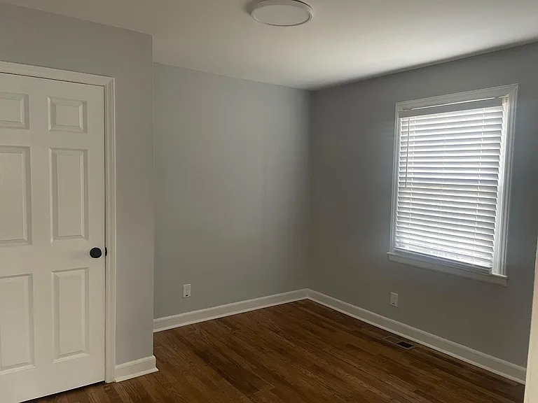 905A Iredell St #A — Photo 13
