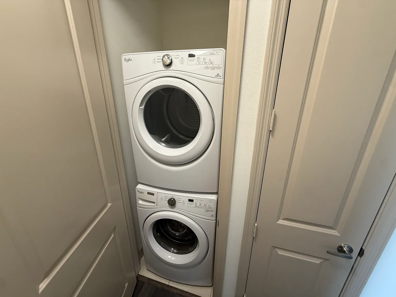 1 bed, 738 sqft, $2,200 — Photo 4