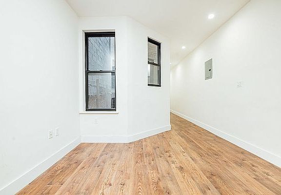 4th image of 399 Bleecker St #1A
