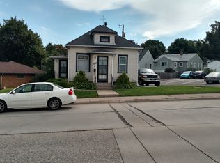 666 Parkway Dr, Saint Paul, MN 55106
