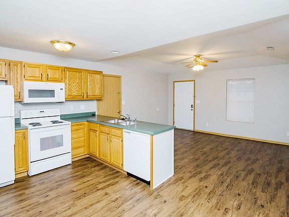 5th image of 125 Ventura Ave APT B