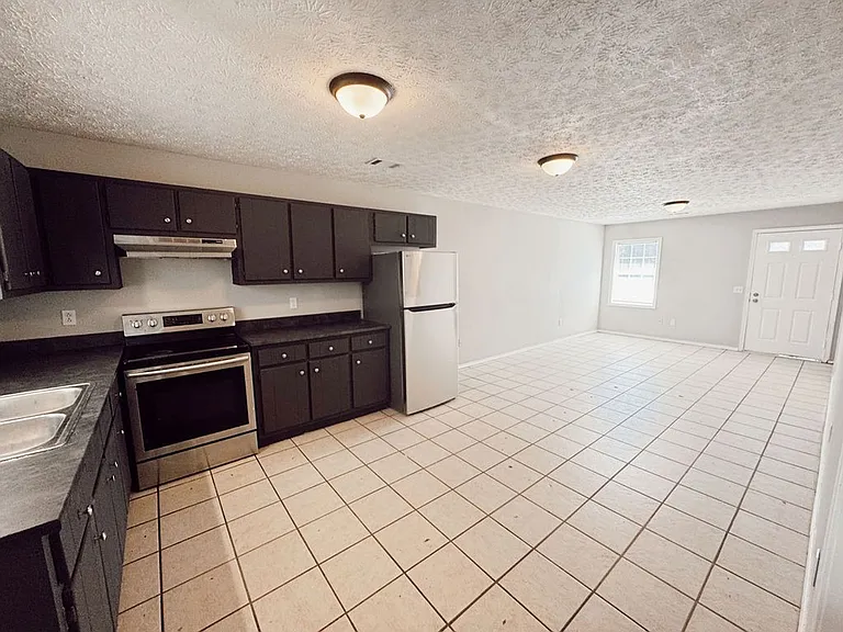 Valley View Apartments — Photo 35