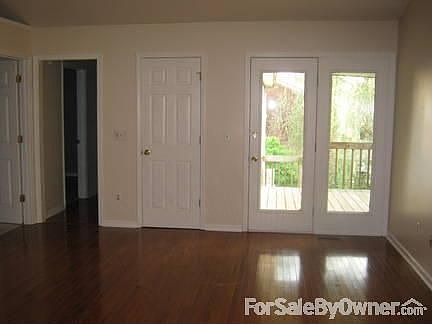 living room area/open floor plan : beautiful hardwood floors!!!