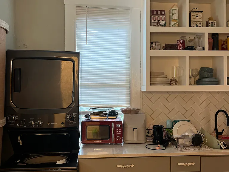 915 Harmon St #1 — Photo 6
