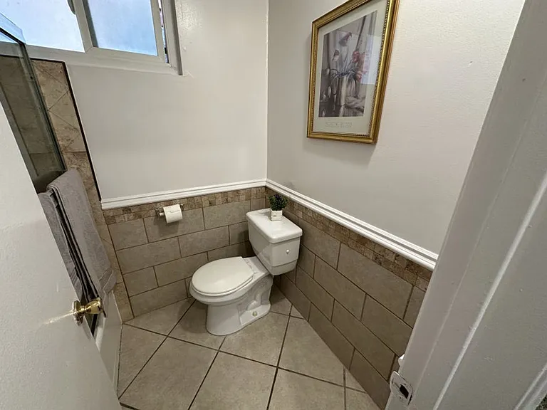 Edgemont Apts — Photo 40