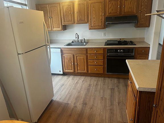 2nd image of 250 Poplar Ave Floor 1