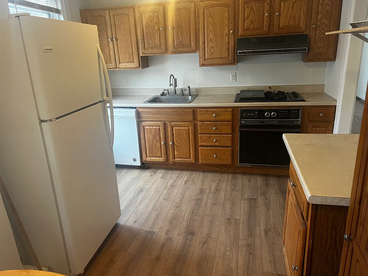 Building Photo - 250 Poplar Ave #1
