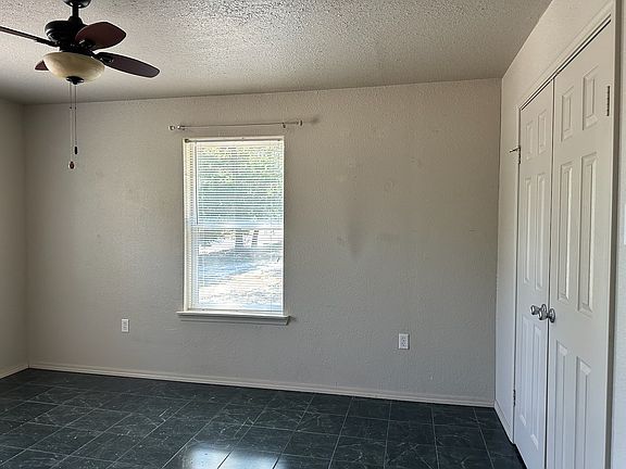 3rd image of 301 Fernwood Dr