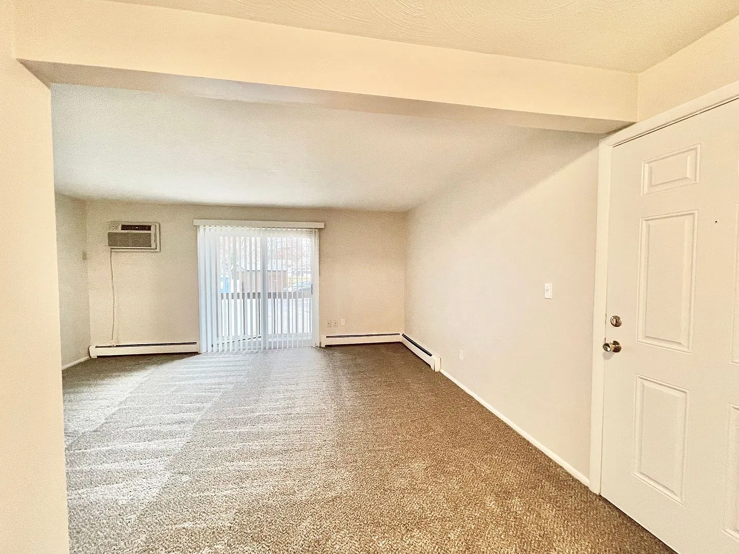 920 Kingsway Drive — Photo 2
