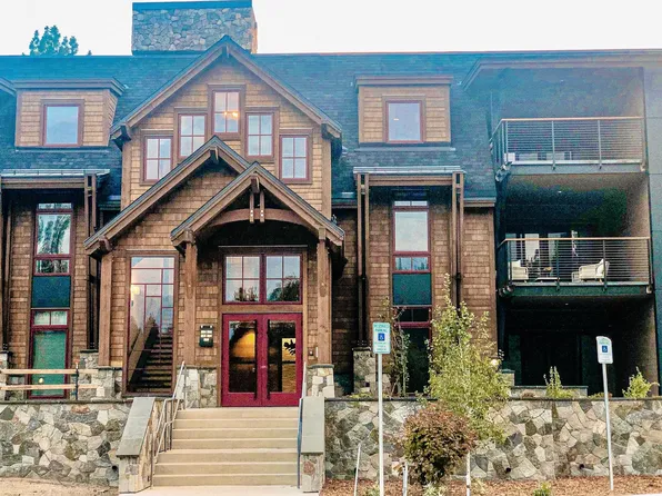 17 Beach Club Dr, Stateline, NV