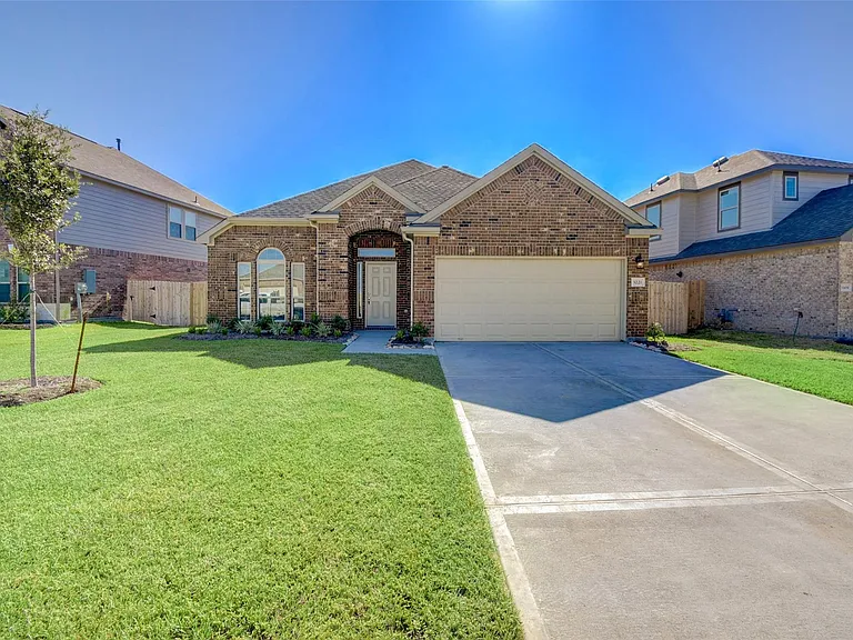 3221 Hatteras Dr — Photo 2
